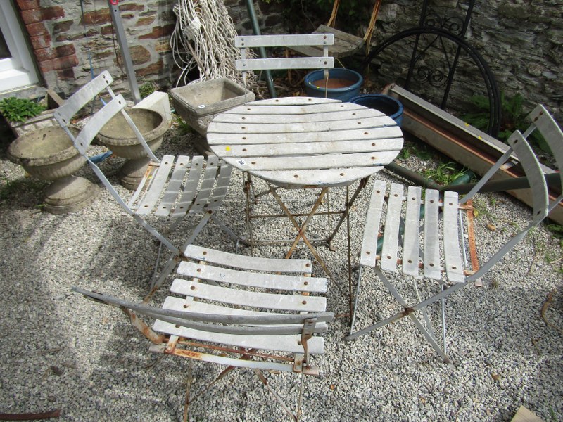 VINTAGE BISTRO SET, a metal framed circular slatted table with 4 matching chairs