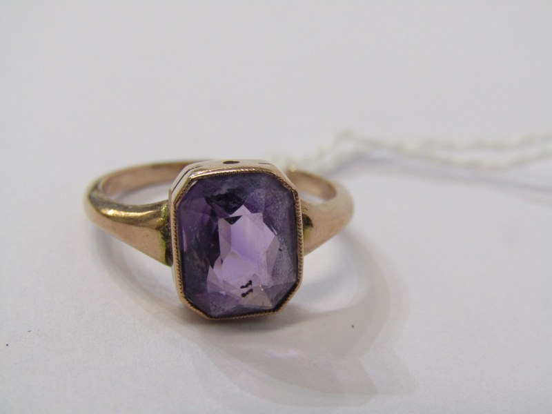 9CT YELLOW GOLD AMETHYST SET DRESS RING, rectangular cut, rub over set amethyst, size L