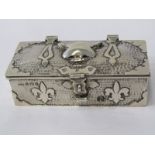ARTS & CRAFTS RING BOX, crafted silver rectangular ring box with fleur de lis decoration, Birmingham