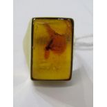 VINTAGE 18ct YELLOW GOLD AMBER SIGNET RING, unusual vintage ring, approx 11.3grams, rectangular