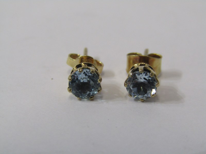 PAIR OF 9ct YELLOW GOLD TOPAZ STUD EARRINGS