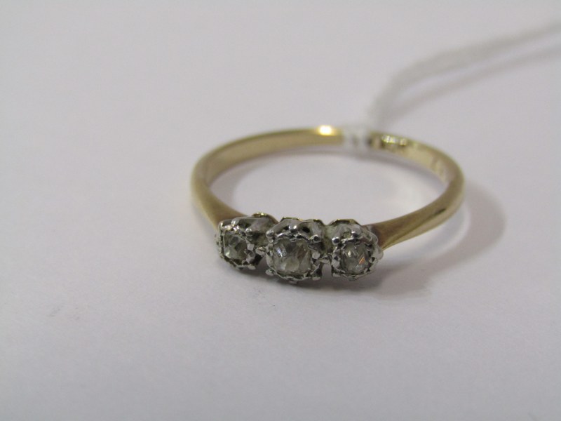 9ct YELLOW GOLD & PLATINUM 3 STONE DIAMOND RING, size M