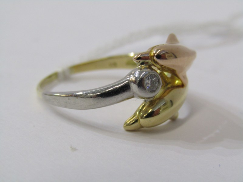 UNUSUAL 3 TONE ROSE, YELLOW & WHITE GOLD DIAMOND SET DOLPHIN RING, 2 leaping dolphins, 1 in yellow 1 - Image 6 of 6