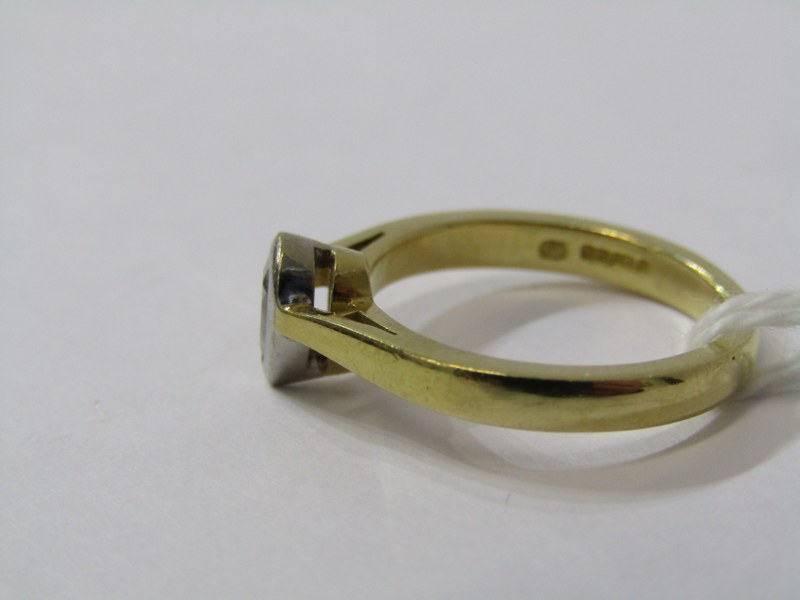 18ct YELLOW GOLD HEAVY WEIGHT PEAR CUT DIAMOND SOLITAIRE RING, approx 3.8 grams, size K - Image 3 of 4