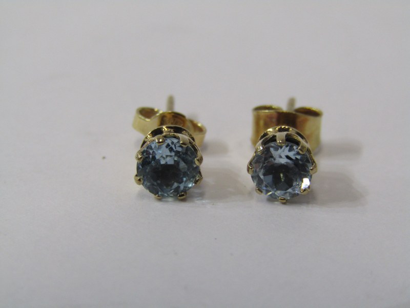 PAIR OF 9ct YELLOW GOLD TOPAZ STUD EARRINGS - Image 2 of 4