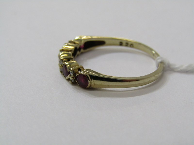 9ct YELLOW GOLD EMERALD & DIAMOND HALF ETERNITY STYLE RING, 5 round brilliant cut rubies each - Image 3 of 6