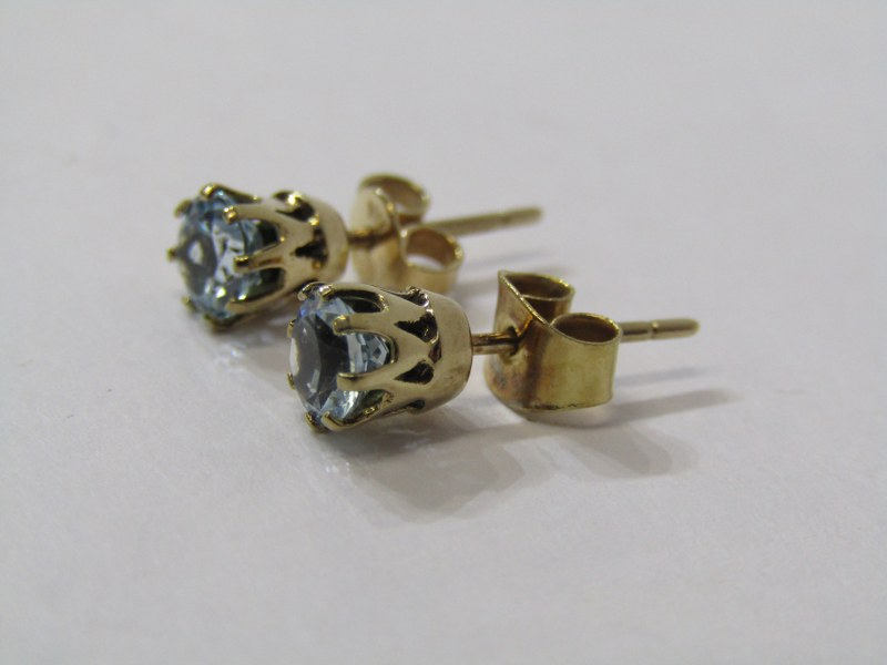 PAIR OF 9ct YELLOW GOLD TOPAZ STUD EARRINGS - Image 4 of 4