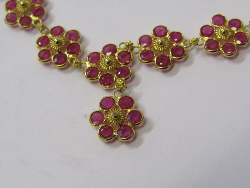 18ct YELLOW GOLD RUBY NECKLACE, unusual floral design 18ct yellow gold brilliant cut ruby set - Image 4 of 10