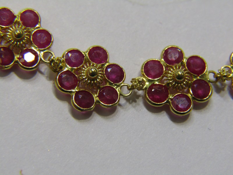 18ct YELLOW GOLD RUBY NECKLACE, unusual floral design 18ct yellow gold brilliant cut ruby set - Image 8 of 10