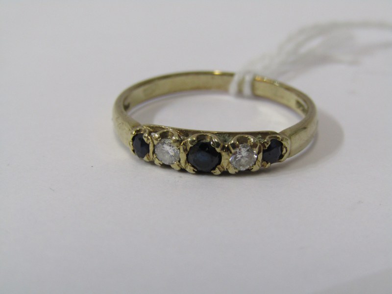 9ct YELLOW GOLD BLUE & WHITE STONE HALF ETERNITY STYLE RING, size O - Image 2 of 6