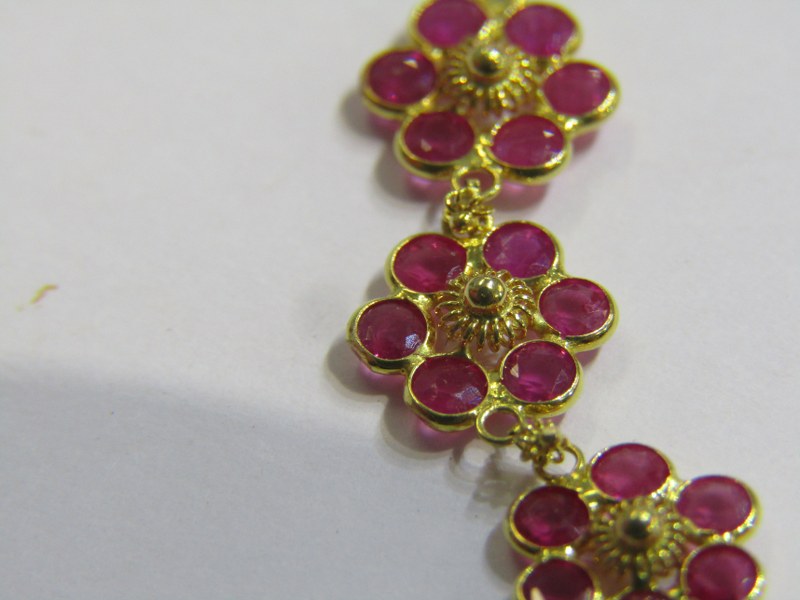 18ct YELLOW GOLD RUBY NECKLACE, unusual floral design 18ct yellow gold brilliant cut ruby set - Image 10 of 10