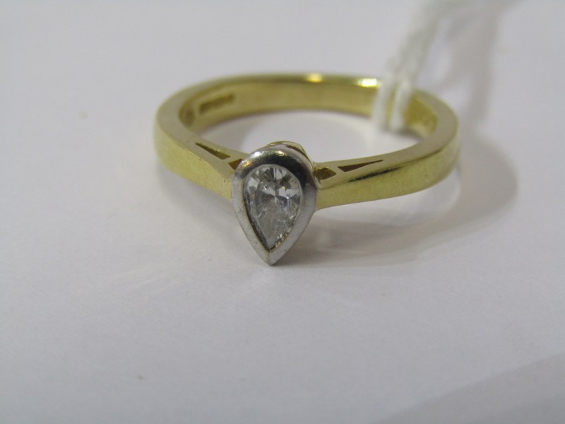 18ct YELLOW GOLD HEAVY WEIGHT PEAR CUT DIAMOND SOLITAIRE RING, approx 3.8 grams, size K