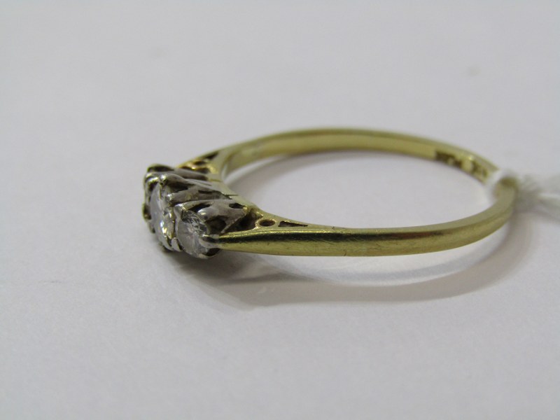 18ct YELLOW GOLD 3 STONE DIAMOND RING, principal brilliant cut diamond approx 0.15ct with accent - Image 3 of 6