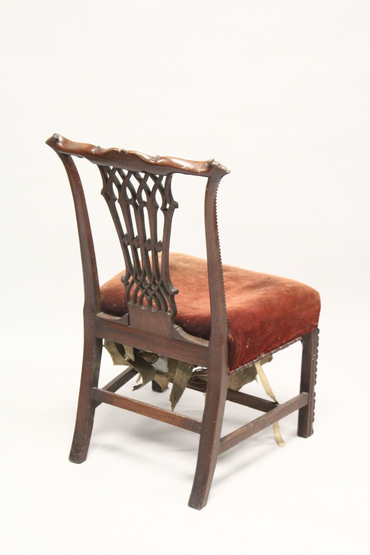 A CHIPPENDALE STYLE MAHOGANY SINGLE CHAIR, early 20th century, with carved cresting rail, pierced - Image 5 of 5