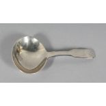 A GEORGE IV FIDDLE PATTERN CADDY SPOON. London 1823.