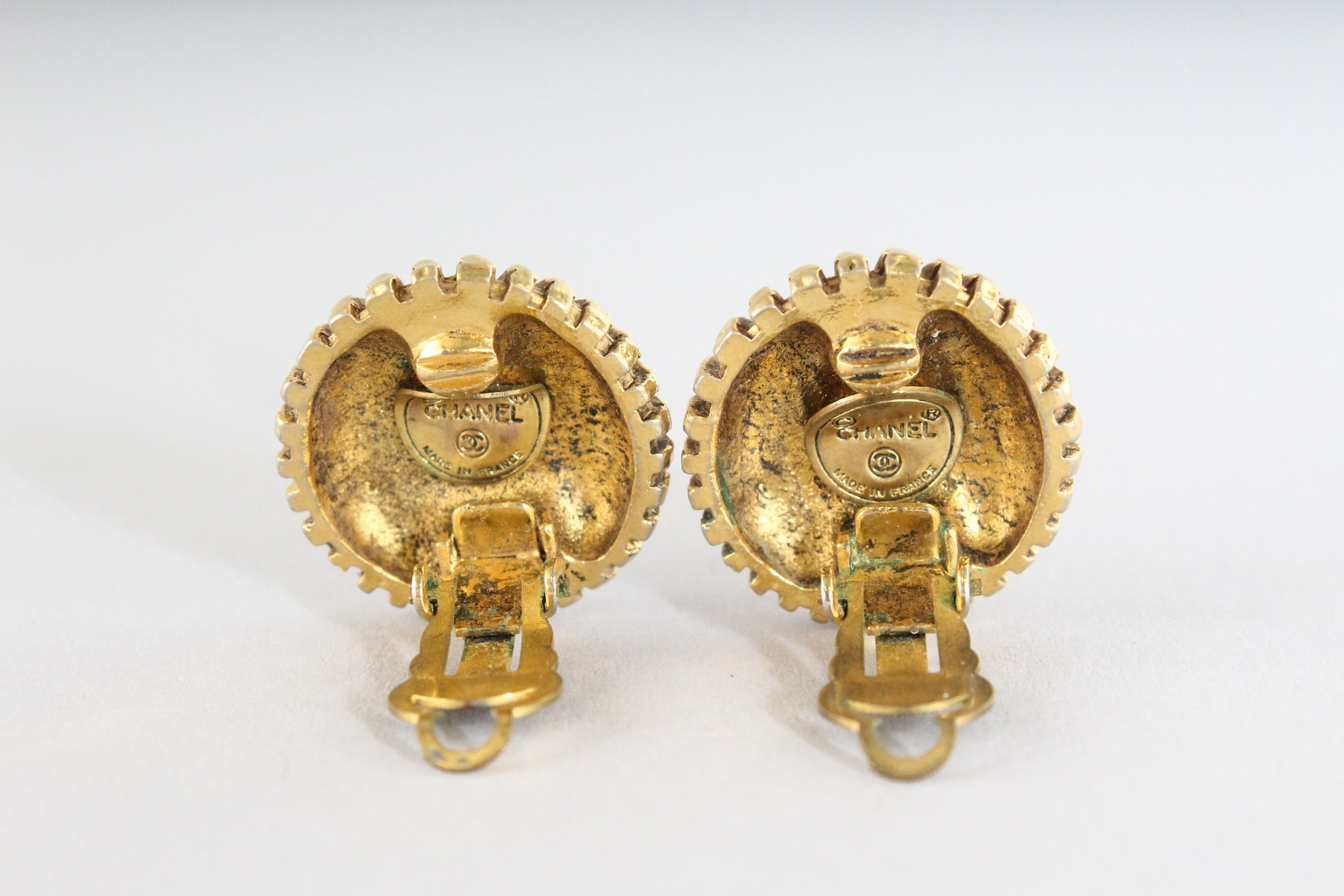 A PAIR OF CHANEL GILT EAR CLIPS. - Image 5 of 5