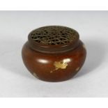 A MINIATURE CHINESE GOLD SPLASH CENSER. Impressed mark. 1.75ins diameter.