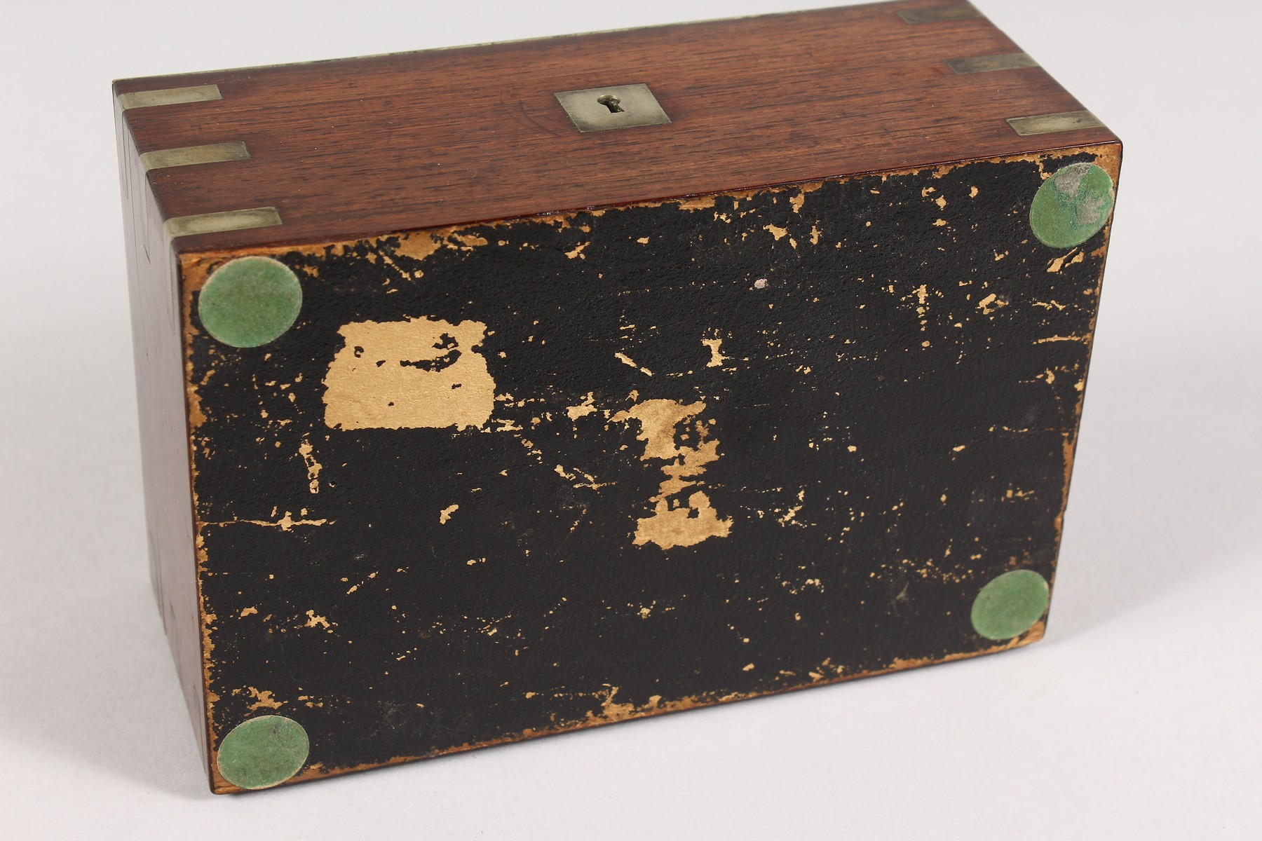 A SMALL 19TH CENTURY ROSEWOOD JEWELLERY BOX with inlaid marble top. 6ins long. - Image 5 of 6