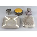 A SILVER CIGARETTE CASE, AN ASHTRAY, TWO PILL BOXES AND A SCENT BOTTLE (5).