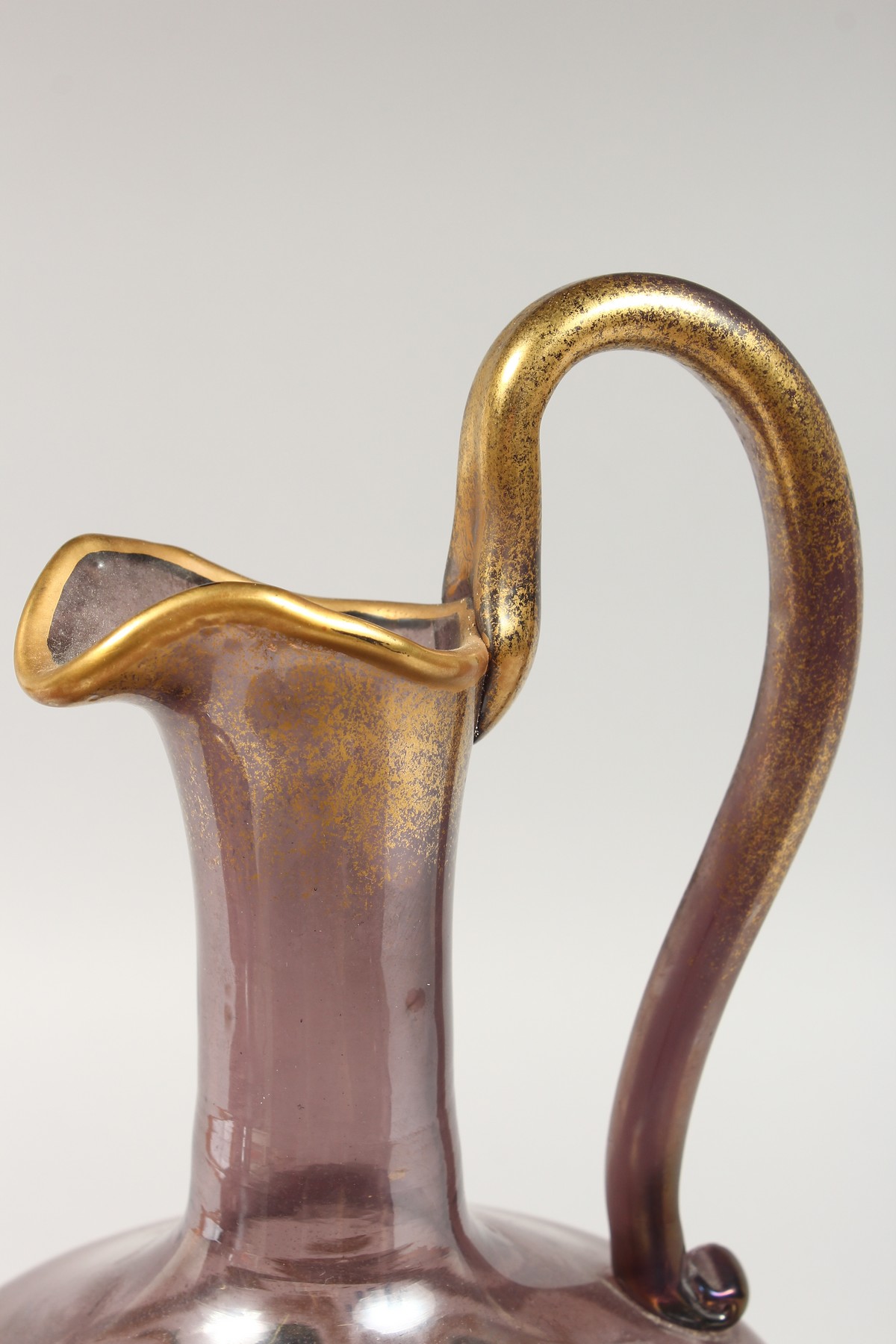 A VENETIAN AMETHYST TINTED GLASS EWER, with gilt and enamel decoration; together with the matching - Image 5 of 5