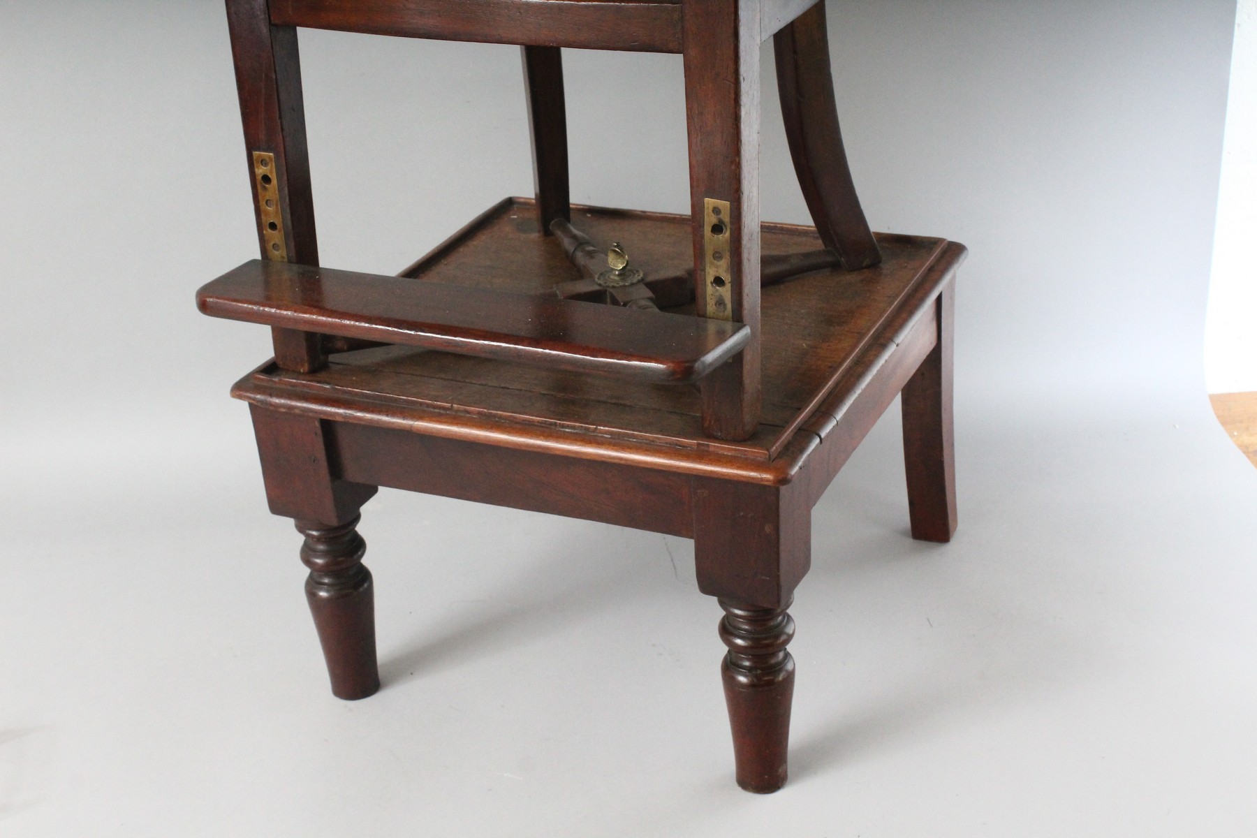 A 19TH CENTURY BERGERE STYLE HIGH CHAIR ON STAND. 2ft 8ins high. - Image 3 of 6
