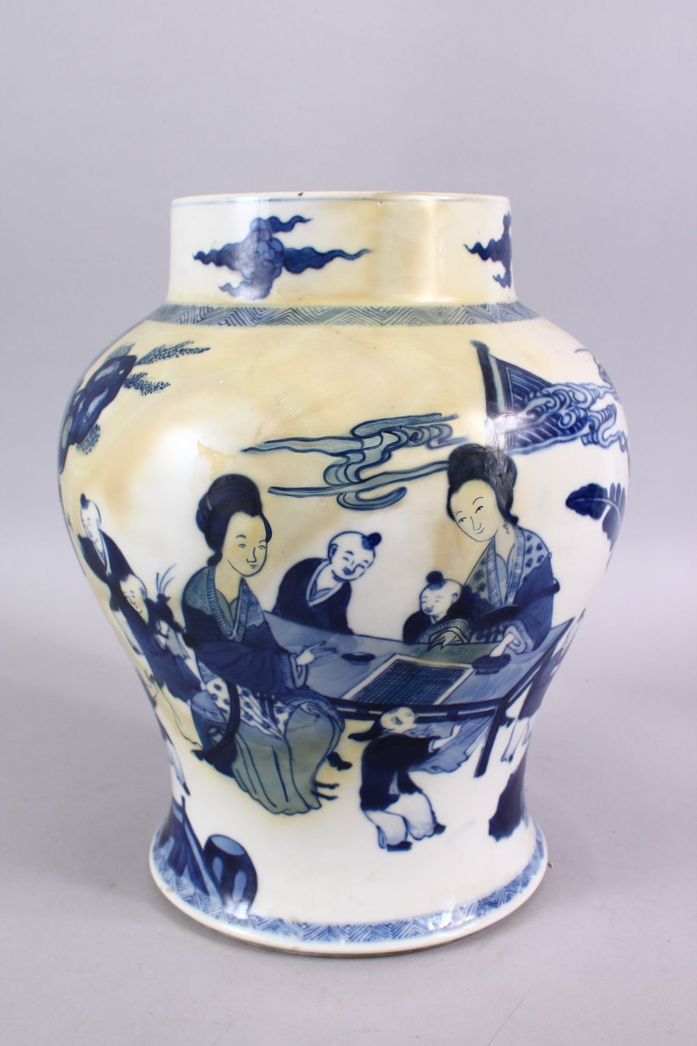 AN 18TH / 19TH CENTURY CHINESE BLUE & WHITE PORCELAIN JAR, with panel decoration of ladies and - Image 3 of 6