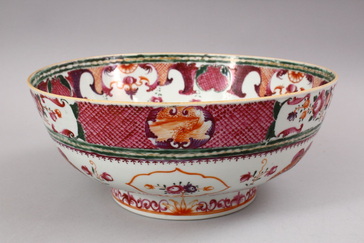 A GOOD 18TH CENTURY CHINESE QIANLONG MANDARIN PORCELAIN BOWL, decorated with scenes of flora and - Image 3 of 6