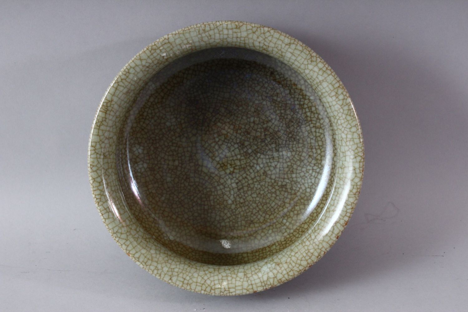 A SONG STYLE 'GE WARE' CIRCULAR POTTERY INCENSE BURNER, with crackle glaze finish, 22cm diameter. - Image 4 of 6