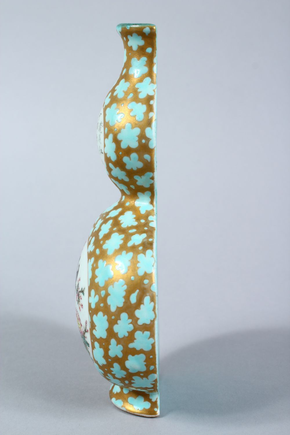 A GOOD CHINESE QIANLONG STYLE PORCELAIN WALL HANGING VASE, the body with turquoise splash with - Image 3 of 6