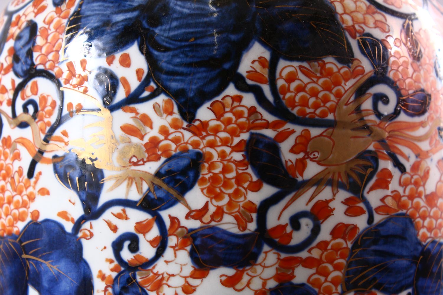 A JAPANESE MEIJI PERIOD IMARI PORCELAIN VASE, decorated with scrolling native flora in typical imari - Image 6 of 6