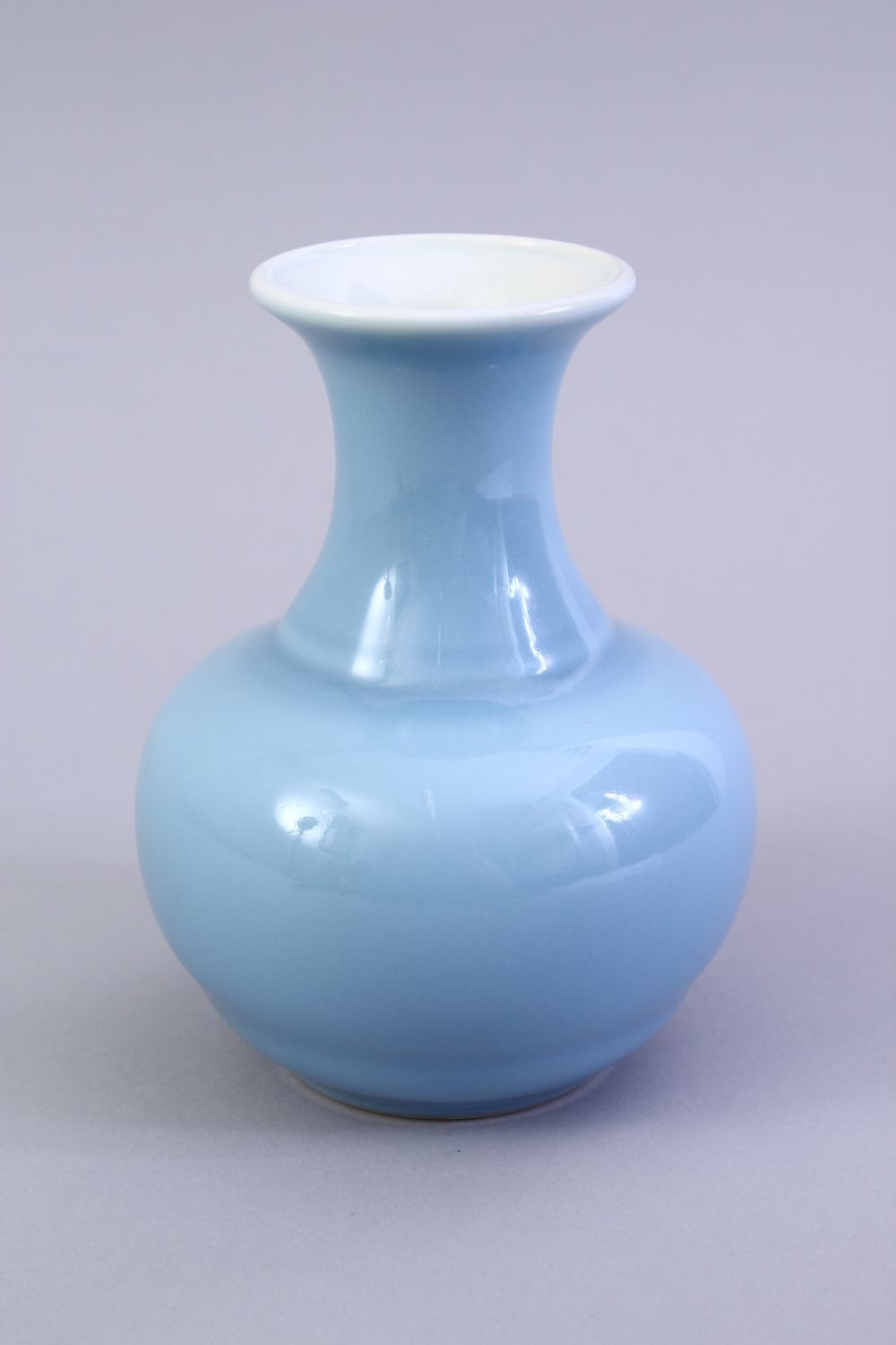 A GOOD DAOGUANG STYLE CHINESE SKY BLUE GLAZED PORCELAIN VASE, with a ribbed lower section and - Image 2 of 6