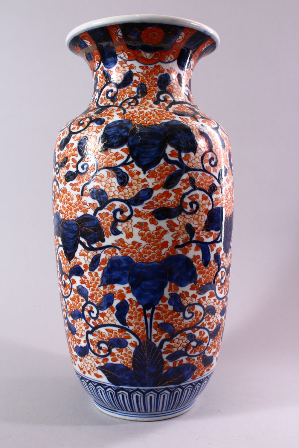 A JAPANESE MEIJI PERIOD IMARI PORCELAIN VASE, decorated with scrolling native flora in typical imari - Image 2 of 6