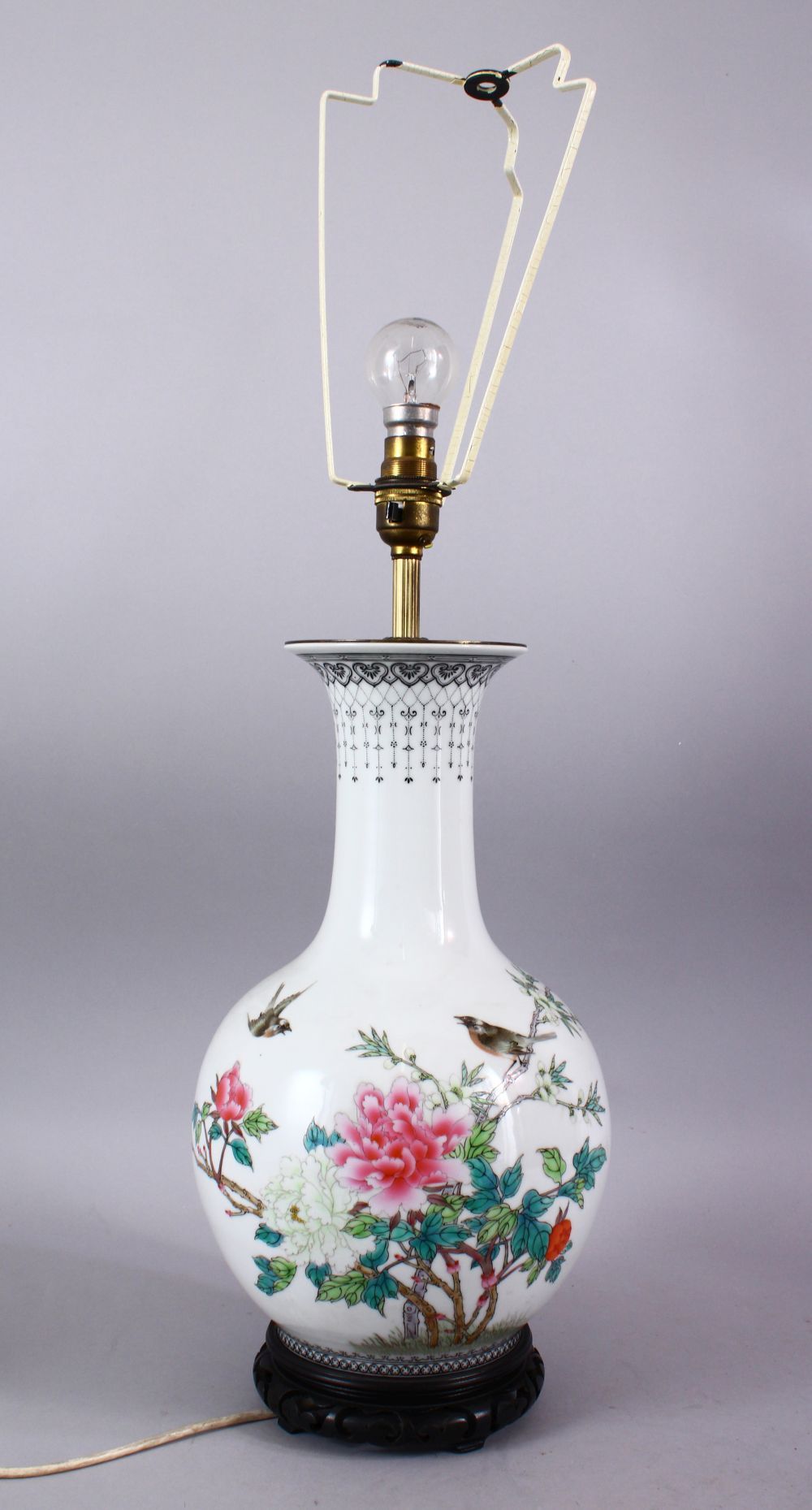 A CHINESE REPUBLIC STYLE FAMILLE ROSE PORCELAIN VASE, decorated with birds amongst native flora,