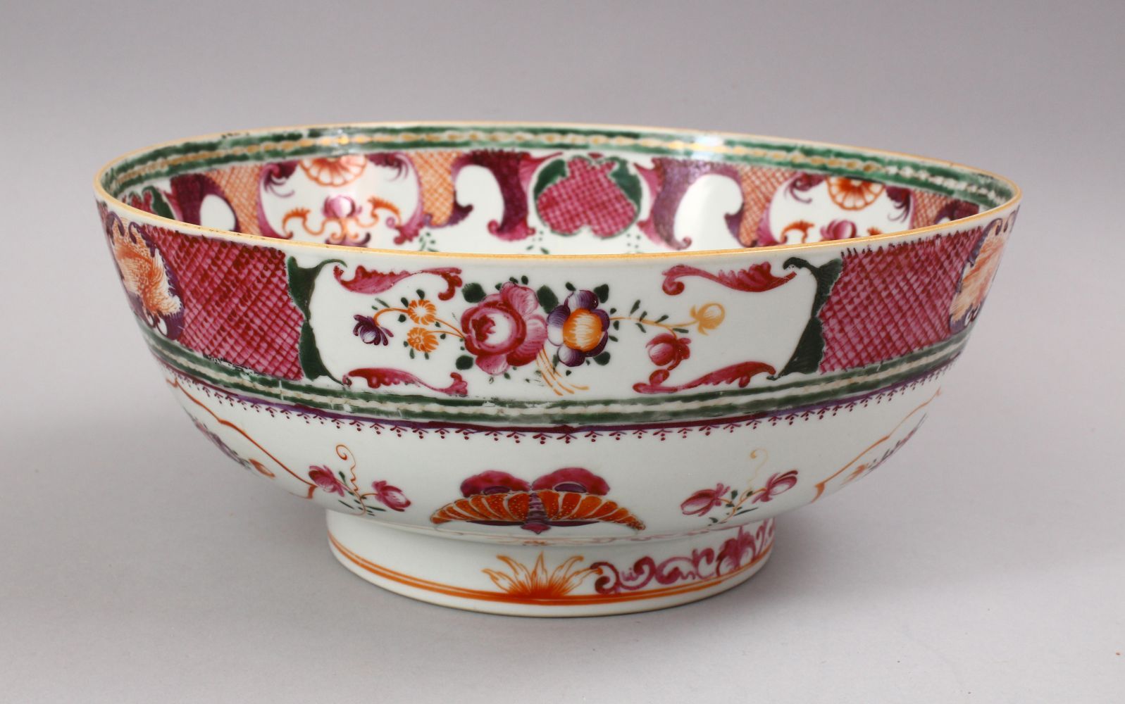A GOOD 18TH CENTURY CHINESE QIANLONG MANDARIN PORCELAIN BOWL, decorated with scenes of flora and