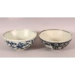 A PAIR OF CHINESE WANLI PERIOD BLUE & WHITE SHIPWRECK PORCELAIN BOWLS.