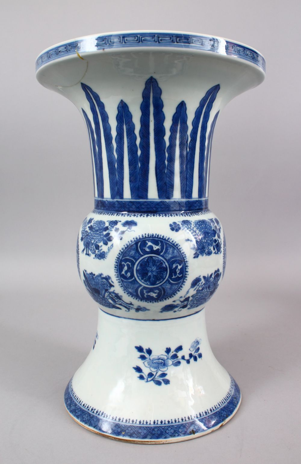 A LARGE CHINESE BLUE & WHITE QIANLONG STYLE PORCELAIN YEN YEN VASE, decorated with borders of lappet