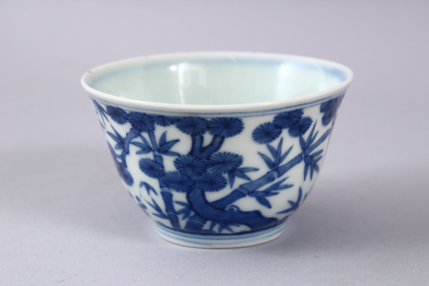 A GOOD CHINIESE BLUE & WHITE MING STYLE PORCELAIN BOWL, decorated with pine trees and bamboo, the - Image 3 of 6