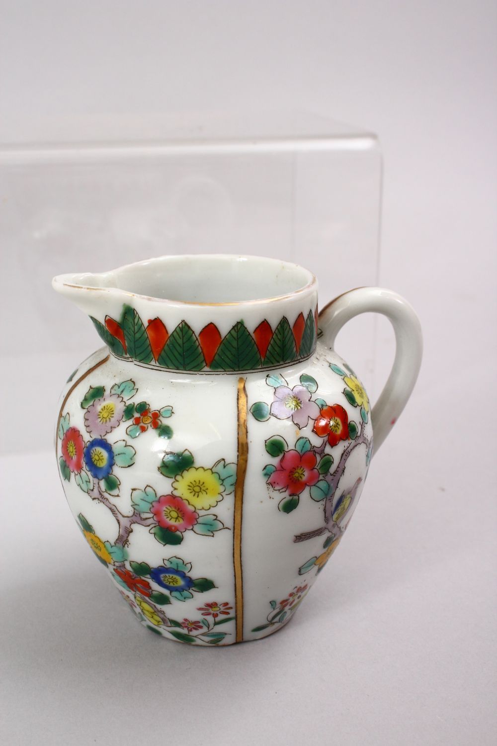 AN ORIENTAL FAMILLE ROSE PORCELAIN PART TEA SERVICE, WITH FLORAL DECORATION, the bases with black - Image 6 of 6