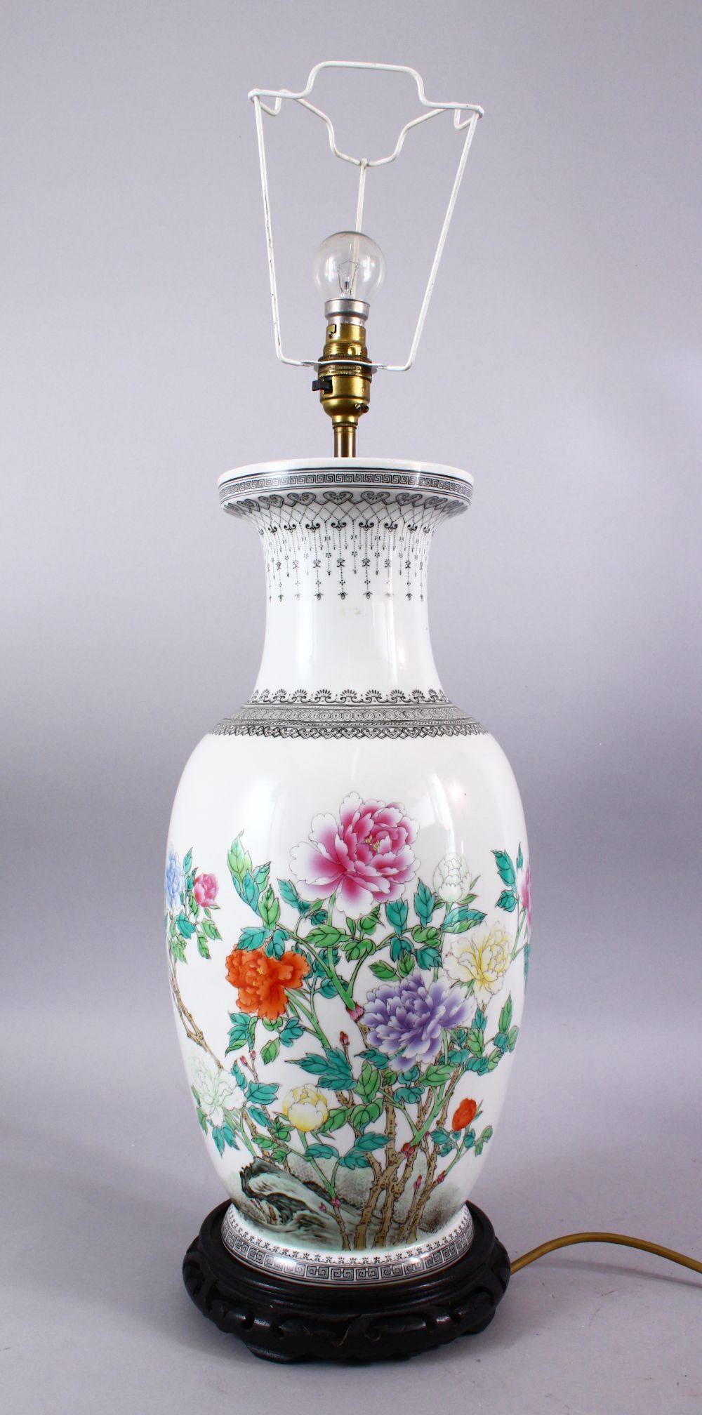 A LARGE CHINESE REPUBLIC STYLE FAMILLE ROSE PORCELAIN LAMP / VASE, decorated with display of