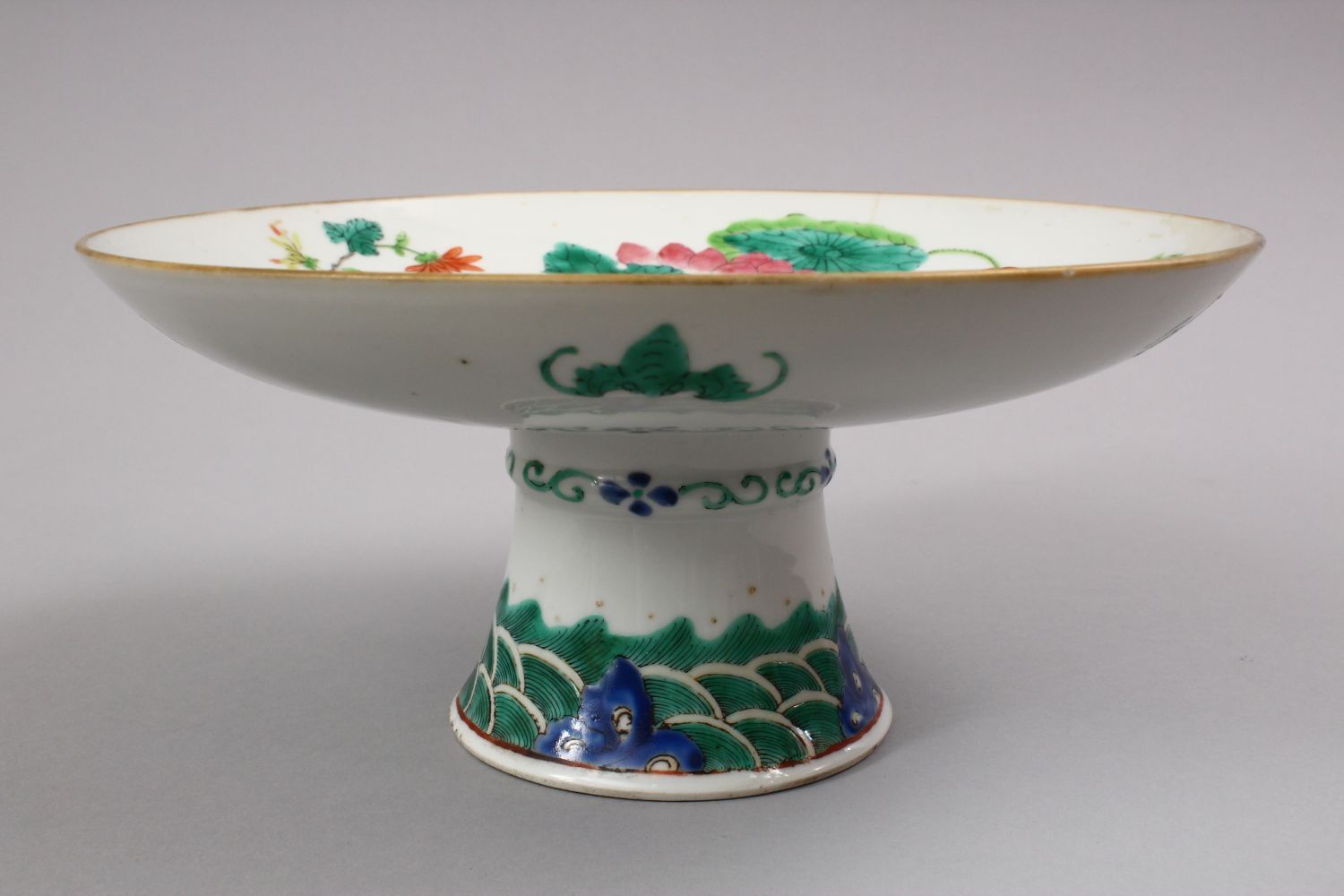 A 19TH CENTURY CHINESE FAMILLE ROSE PORCELAIN STEM DISH, decorated with native array of flora with a - Image 2 of 4