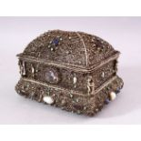 AN EARLY 20TH CENTURY INDIAN FILIGREE DOME TOPPED CASKET mounted with semiprecious stones, 17cm