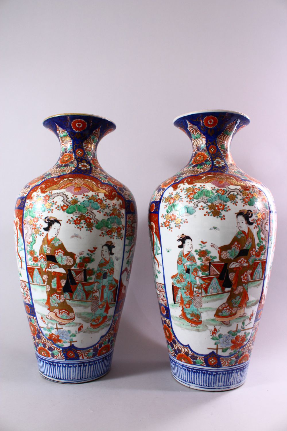 A LARGE PAIR OF JAPANESE MEIJI PERIOD IMARI PORCELAIN VASES, with panel decoration depicting figures - Image 5 of 6