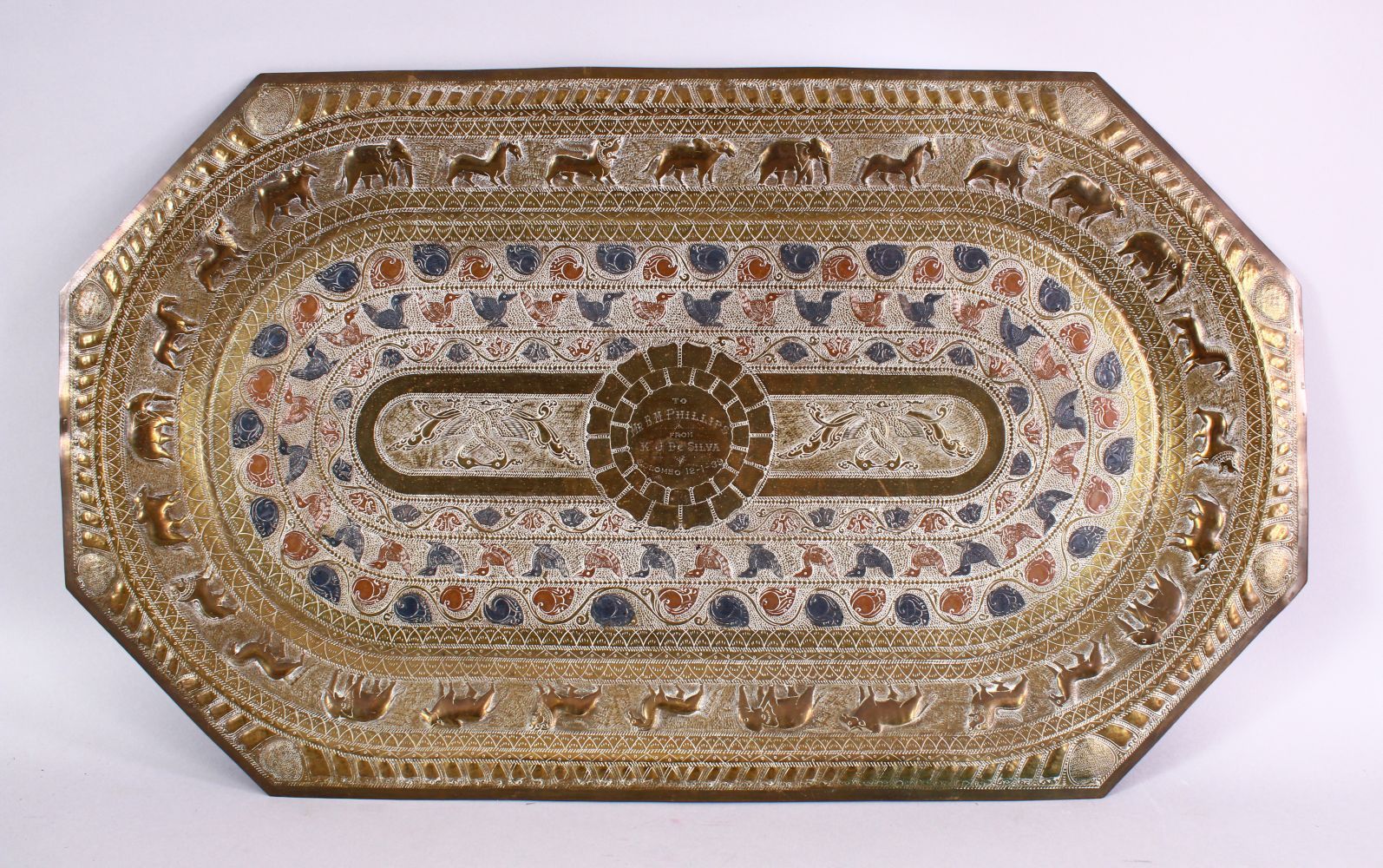 A FINE QUALITY 19TH CENTURY SRI LANKAN SILVER INLAID TRAY, inlaid with scenes of birds, with