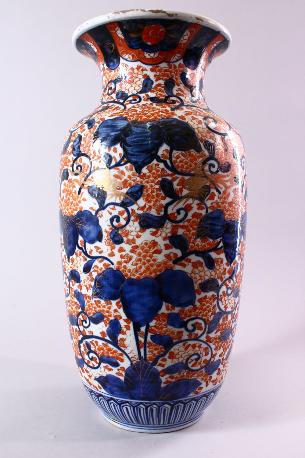 A JAPANESE MEIJI PERIOD IMARI PORCELAIN VASE, decorated with scrolling native flora in typical imari - Image 5 of 6