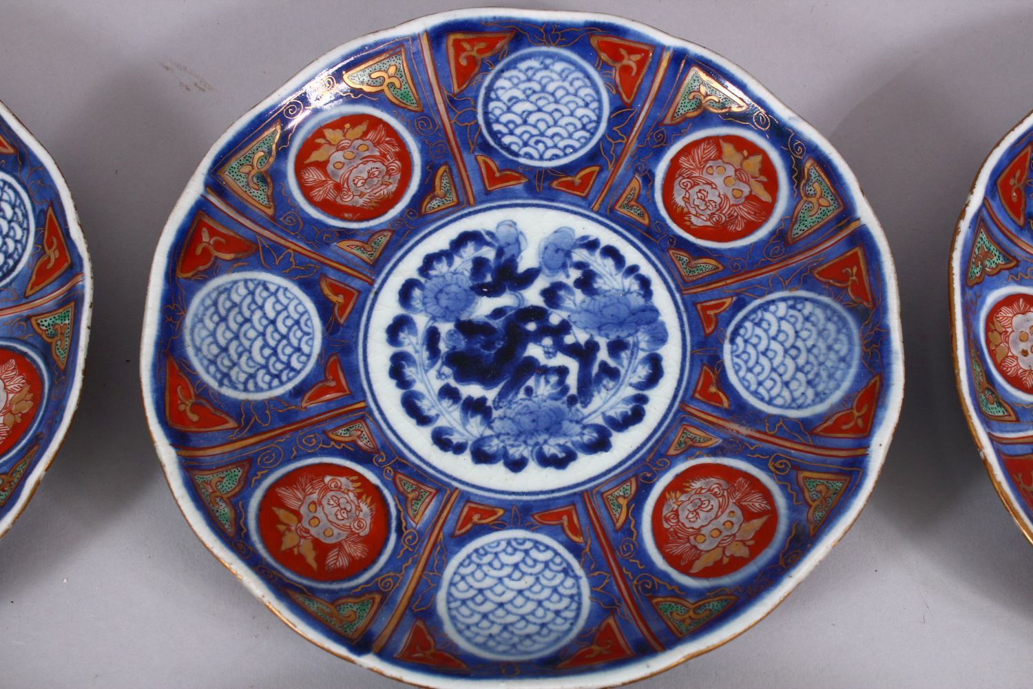 A SET OF SIX JAPANESE MEIJI PERIOD IMARI PORCELAIN PLATES decorated with typical imari palate, - Image 3 of 6