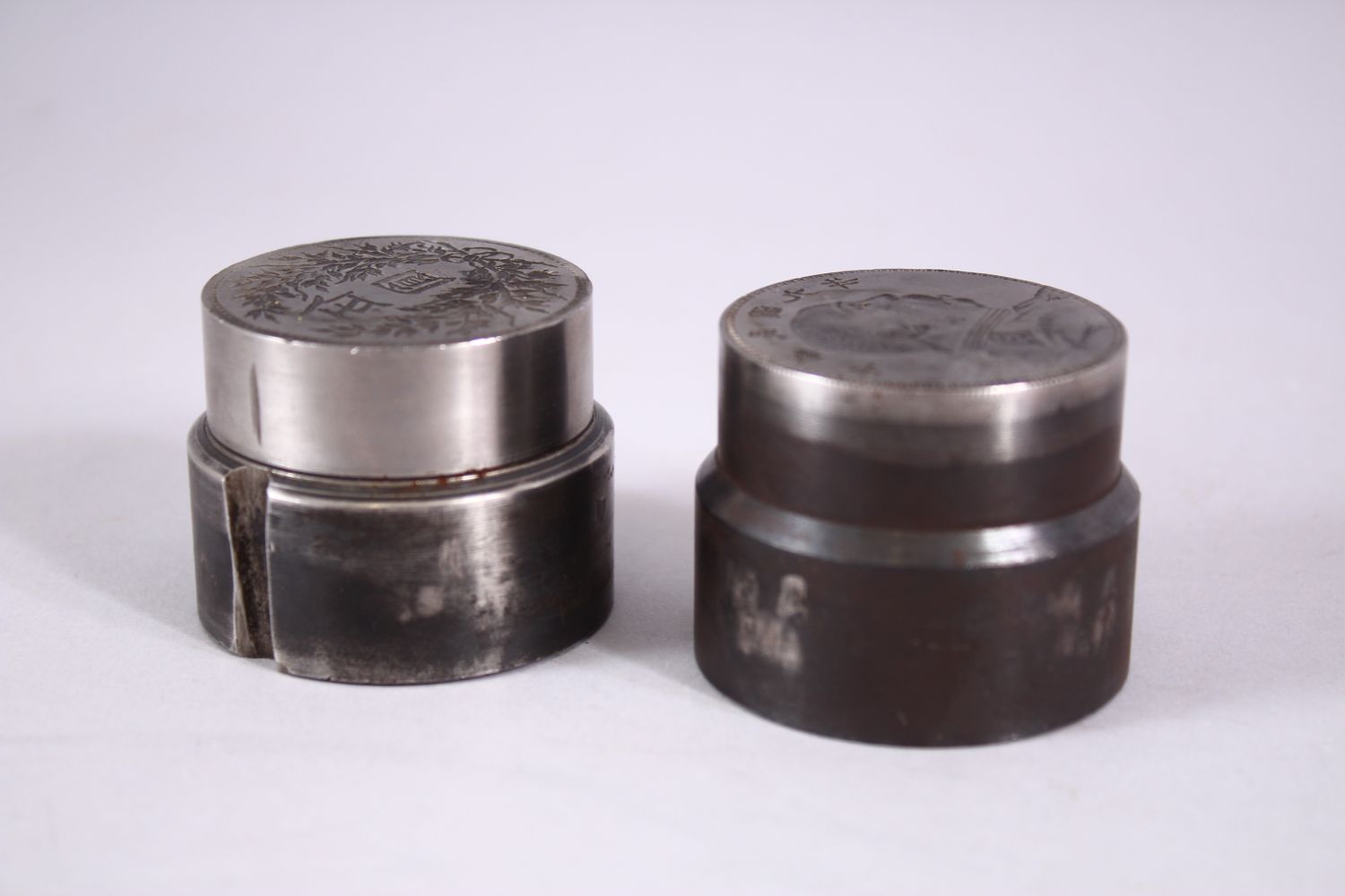 TWO GOOD CHINESE COIN / CURRENCY MOULDS OR PRESS, one with a figure and calligraphy, the other - Image 3 of 3