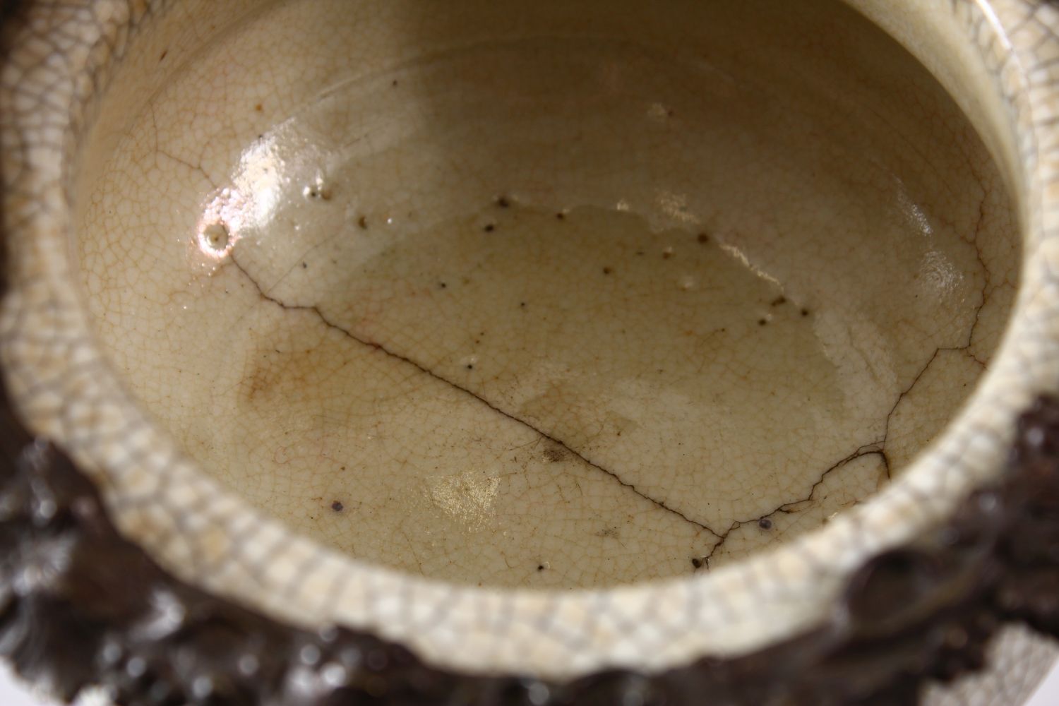 A PAIR OF 19TH/20TH CENTURY CHINESE GUAN WARE POTTERY BOWLS with ormolu mounts, the bowls with - Image 7 of 7