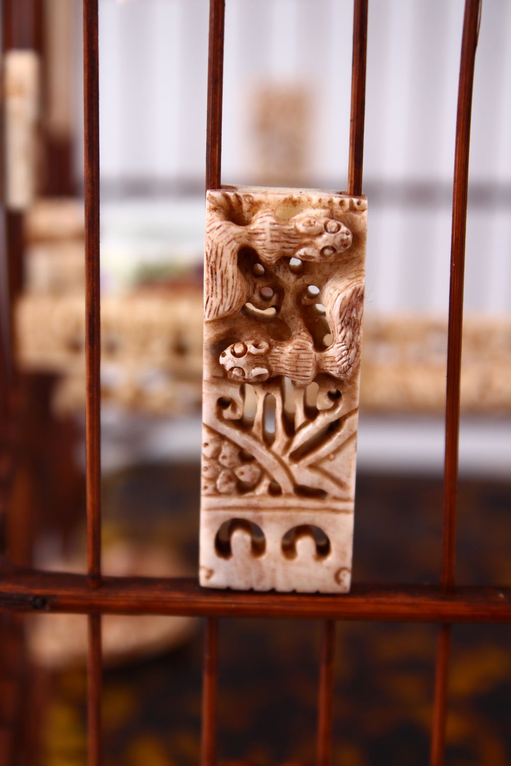 A 19TH CENTURY BAMBOO, BONE AND TORTOISESHELL BIRD CAGE, with carved bone insets of rats and - Image 6 of 11