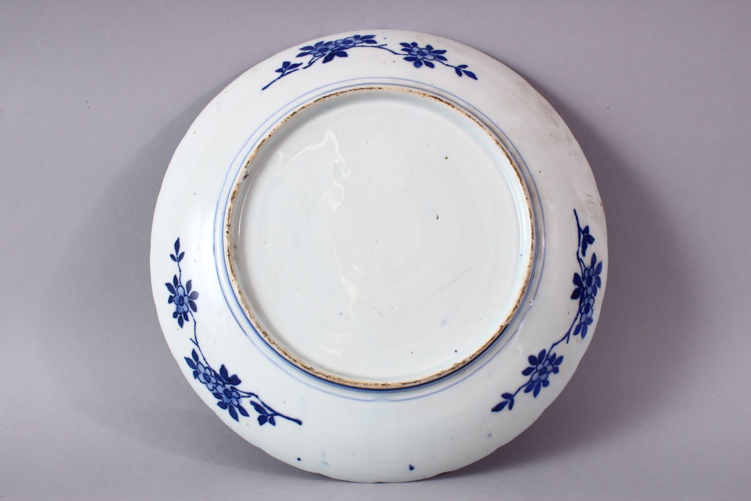 A MEIJI PERIOD IMARI PLATTER, 28cm. - Image 3 of 4