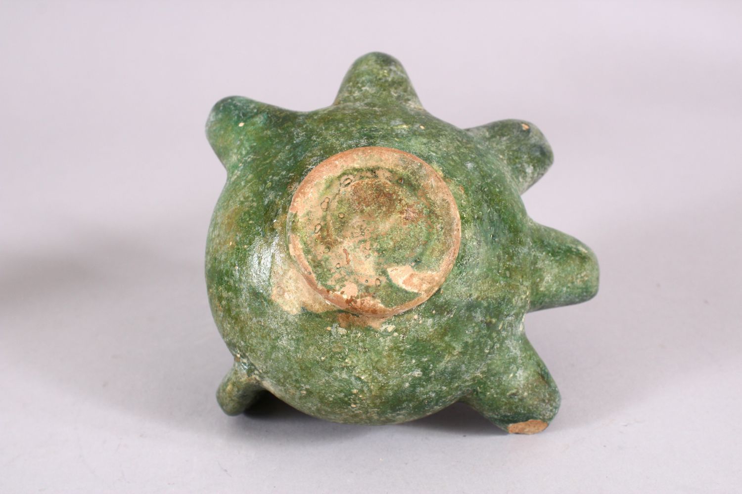 A UNUSUAL EARLY ISLAMIC POTTERY OIL LAMP ON STAND, 46cm high. - Image 4 of 7